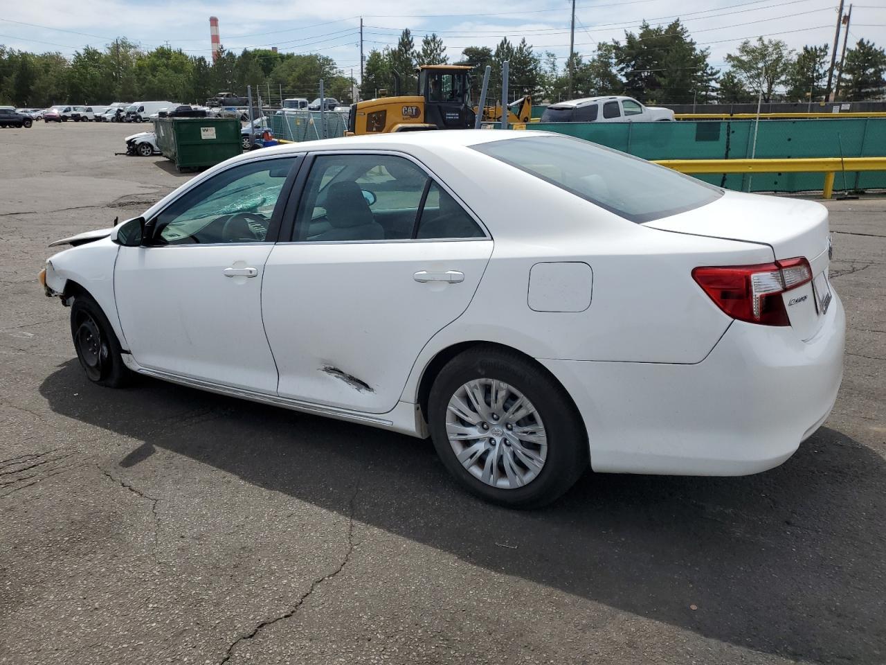 2013 Toyota Camry L - Фото 2