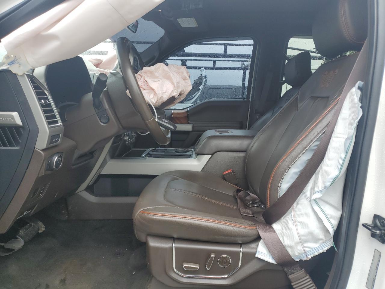 2017 Ford F350 Super Duty - Фото 7