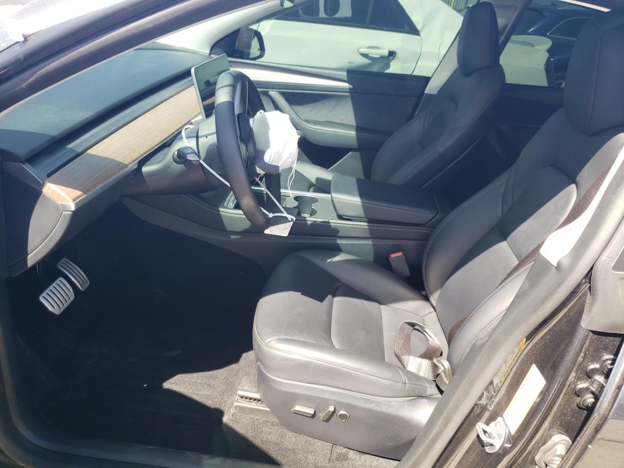 2025 Tesla Model Y - Image 7