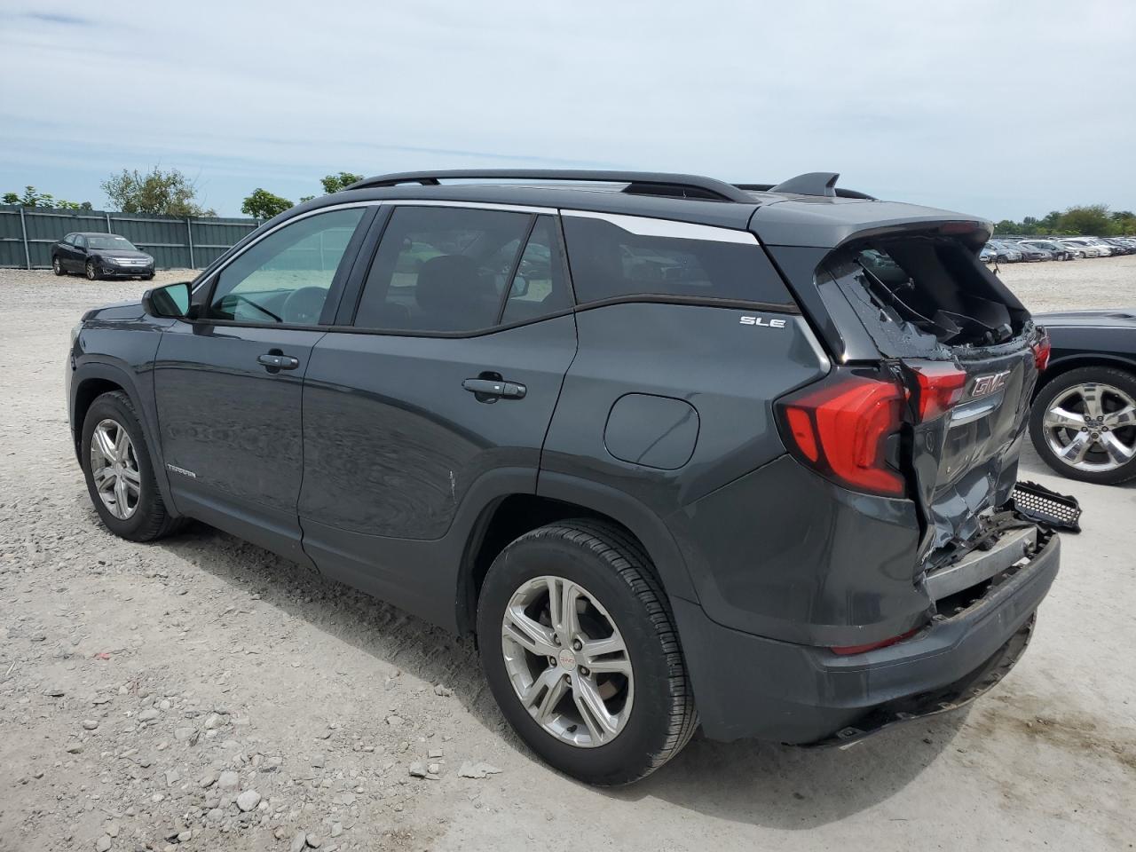 2018 GMC Terrain Sle - Image 2