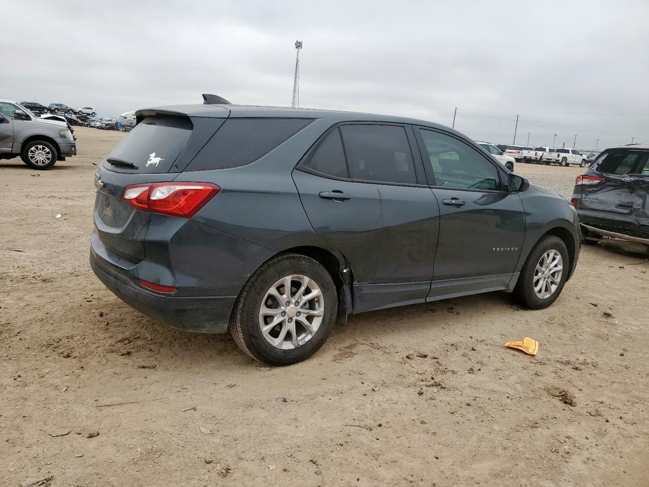 2020 Chevrolet Equinox Ls - Image 3