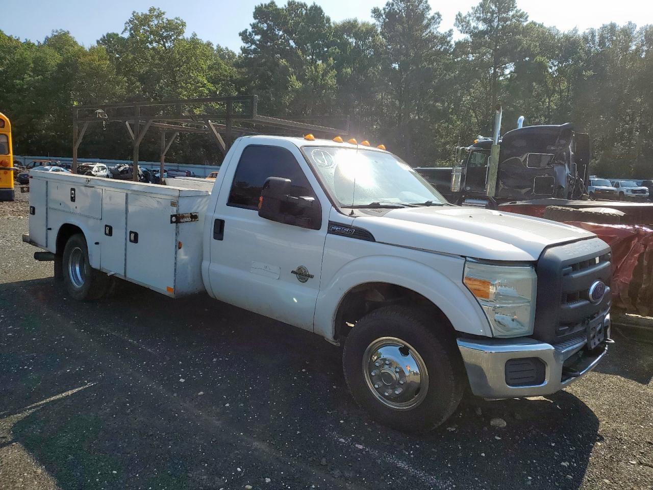 2016 Ford F350 Super Duty - Фото 4
