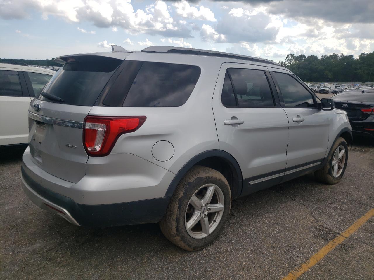 2016 Ford Explorer Xlt - Фото 3