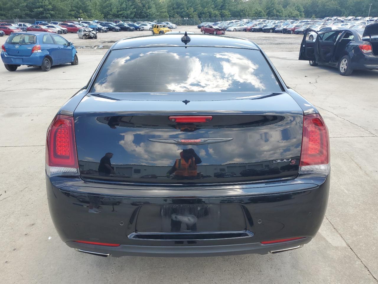 2021 Chrysler 300 S - Image 6