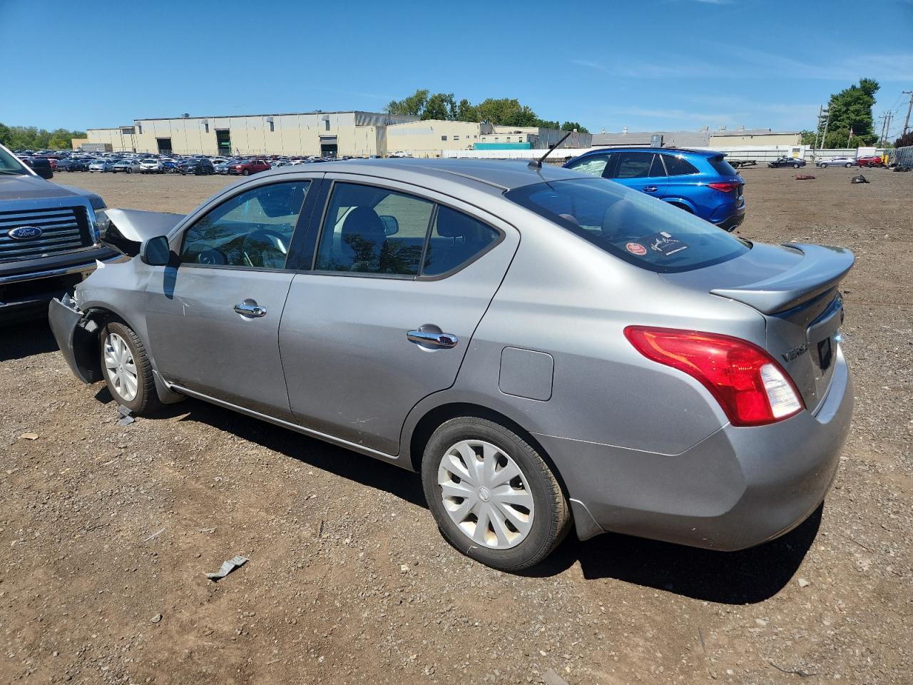 2014 Nissan Versa S - Image 2