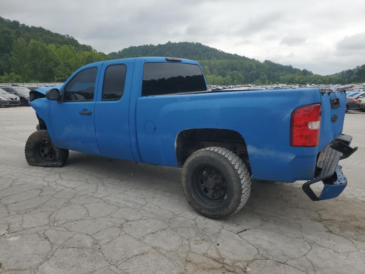2013 Chevrolet Silverado K1500 - Фото 2