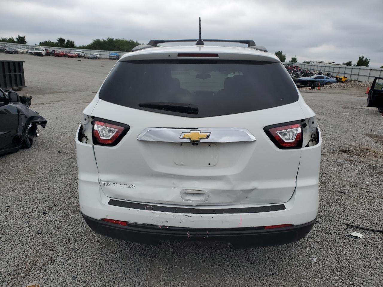 2017 Chevrolet Traverse Ls - Фото 6
