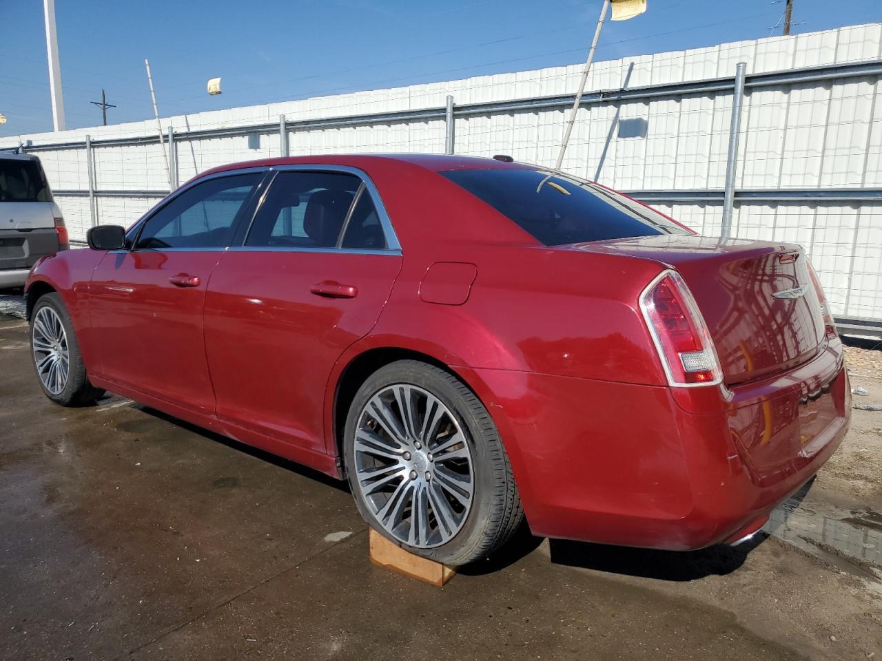 2012 Chrysler 300 S - Фото 2