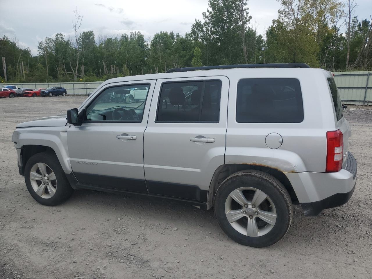 2014 Jeep Patriot Sport - Image 2