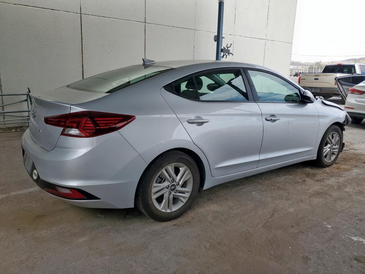 2019 Hyundai Elantra Sel - Фото 3