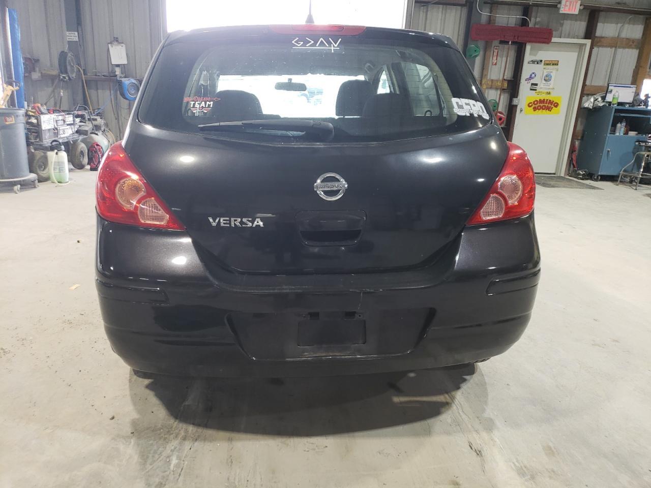 2010 Nissan Versa S - Фото 6