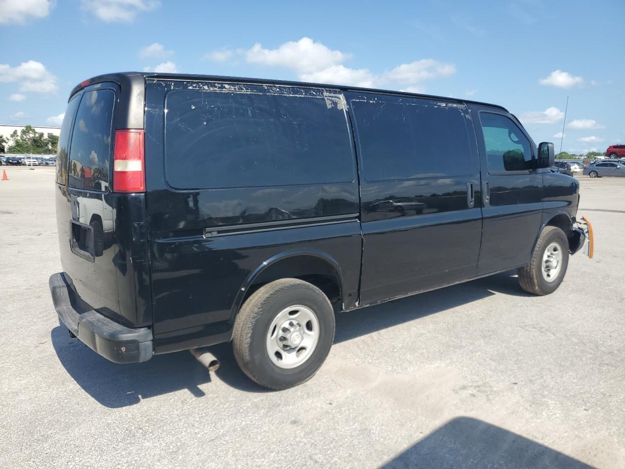 2015 Chevrolet Express G2500 - Image 3