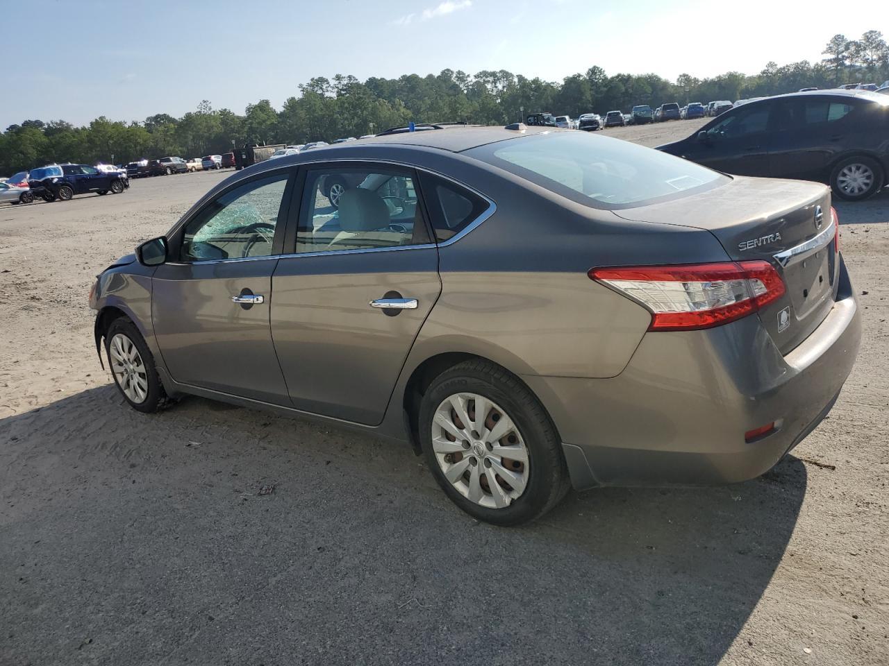 2015 Nissan Sentra S - Фото 2