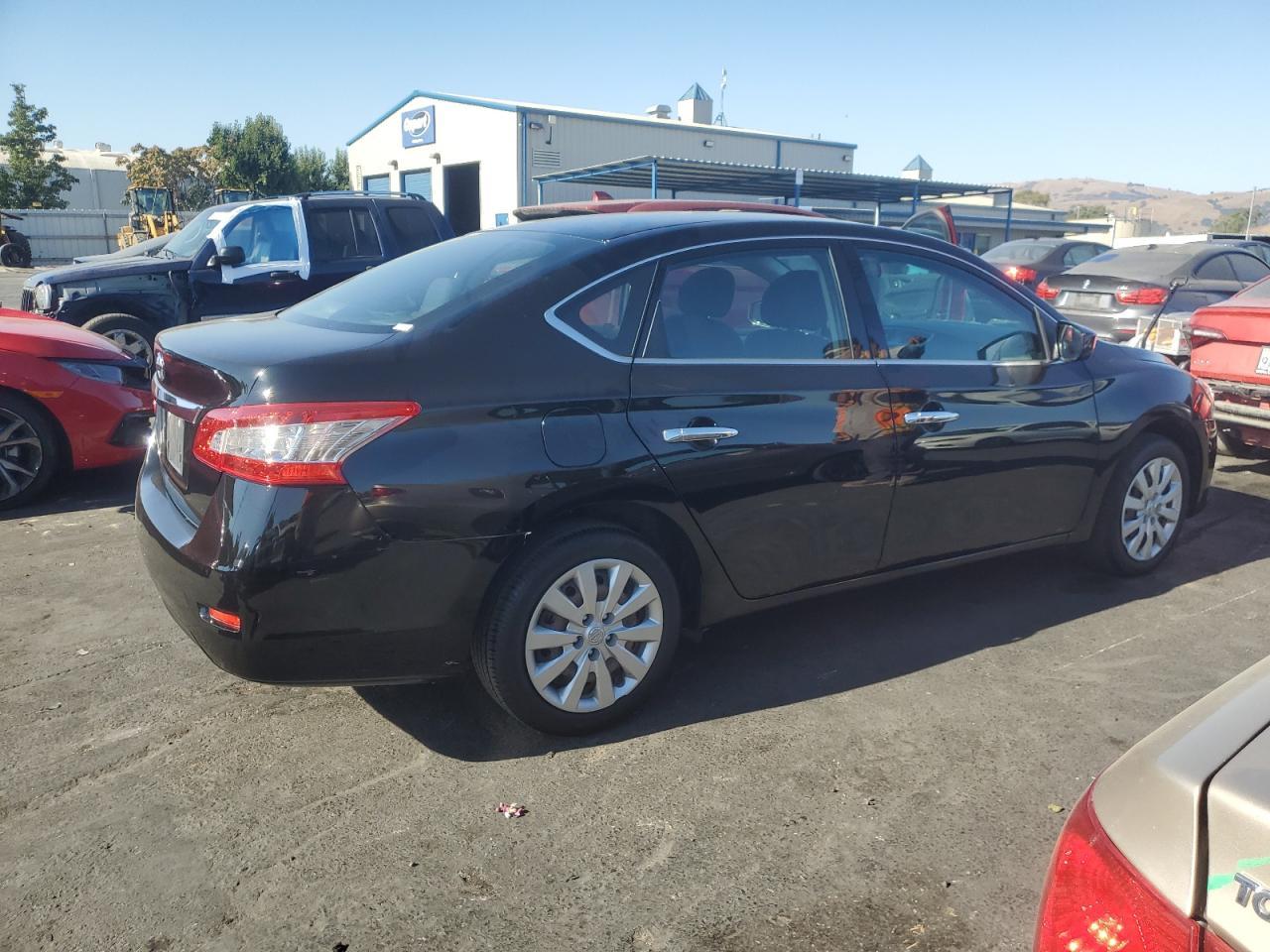 2015 Nissan Sentra S - Фото 3