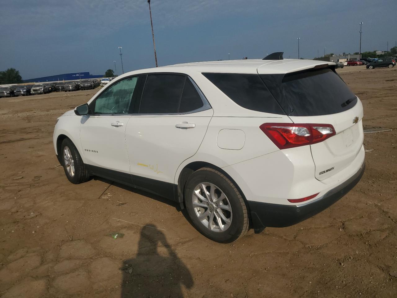2020 Chevrolet Equinox Lt - Image 2