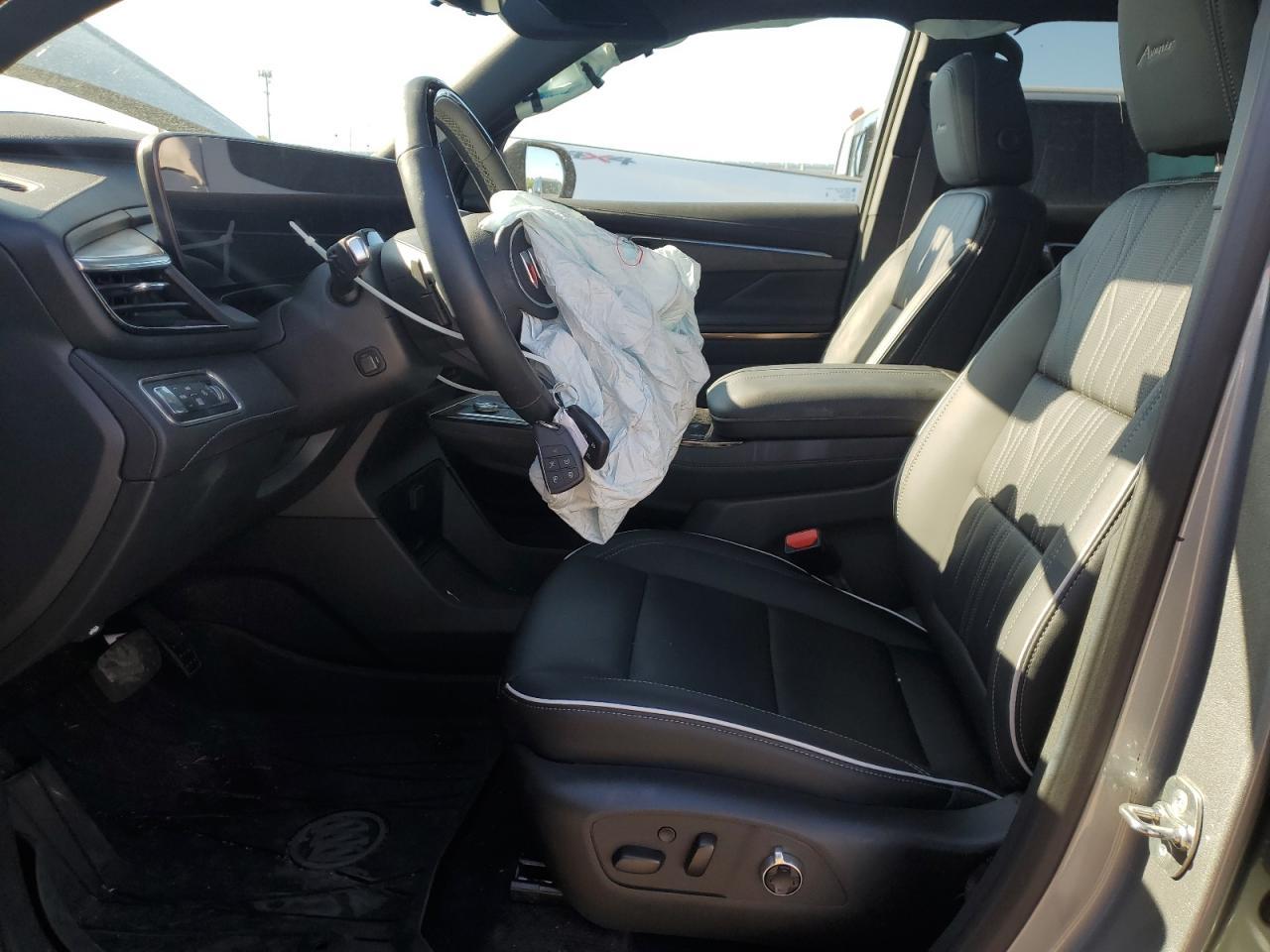 2025 Buick Enclave Avenir - Image 7