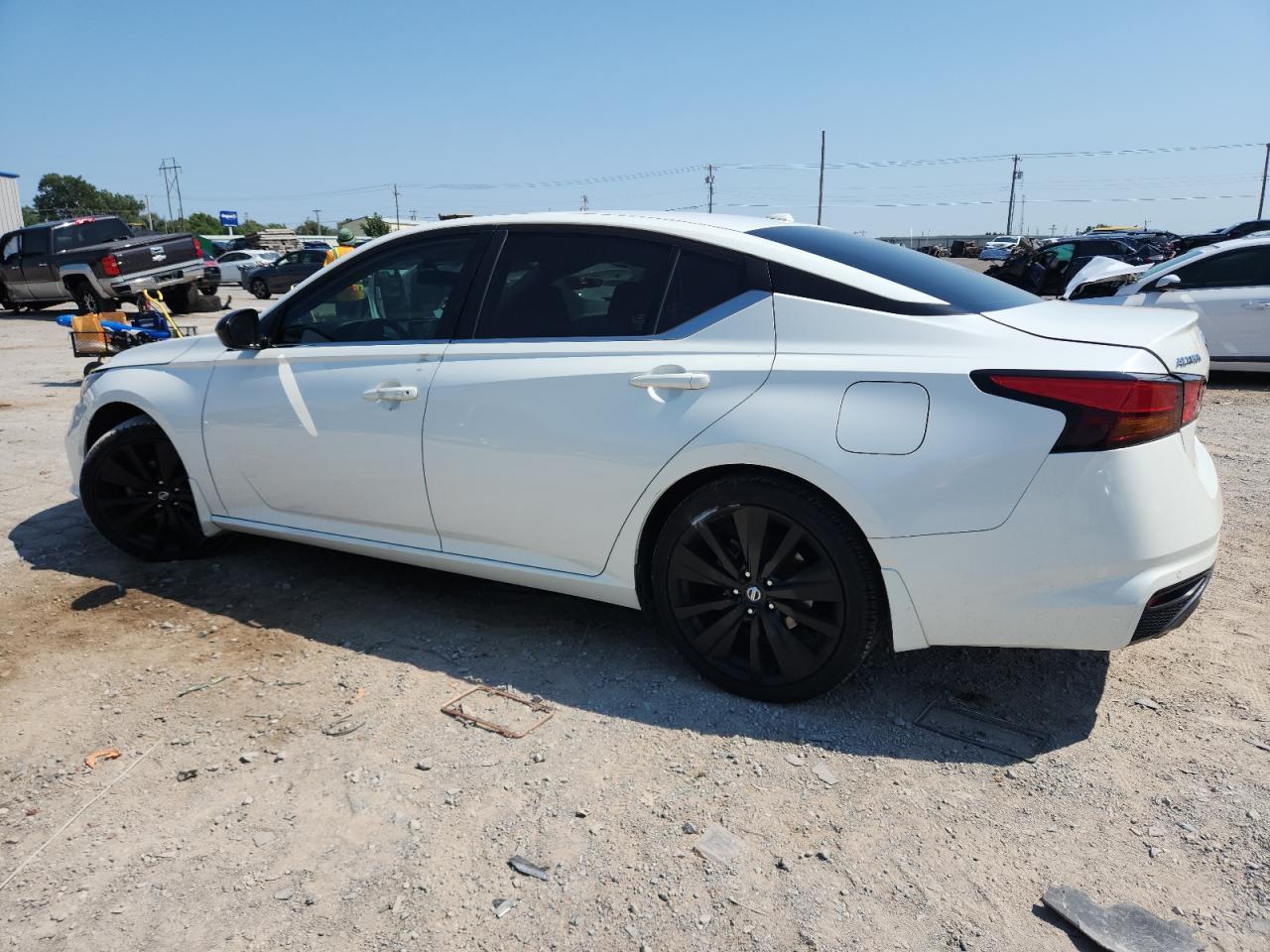 2020 Nissan Altima Sr - Фото 2