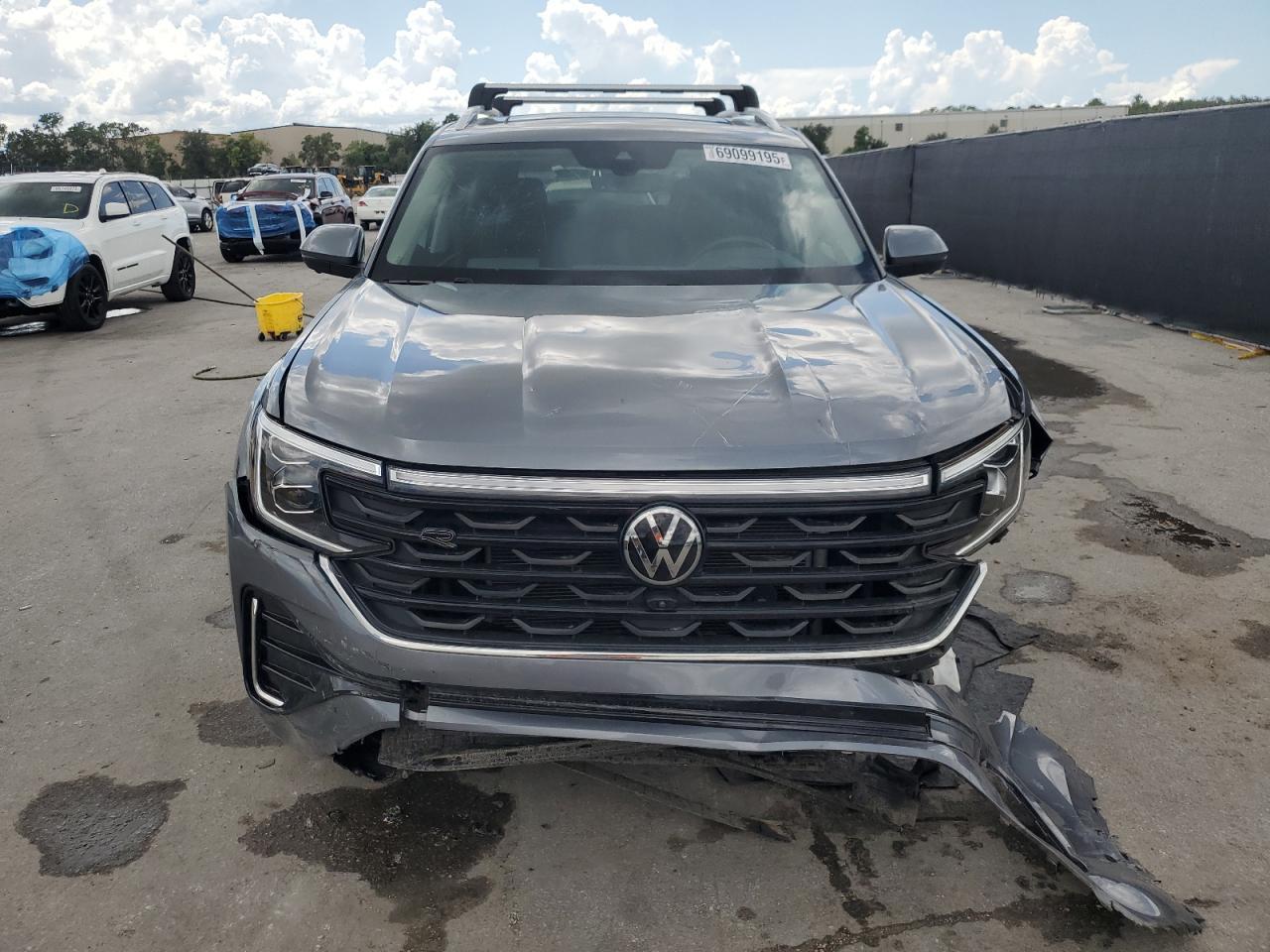 2024 Volkswagen Atlas Sel Premium R-Line - Image 5