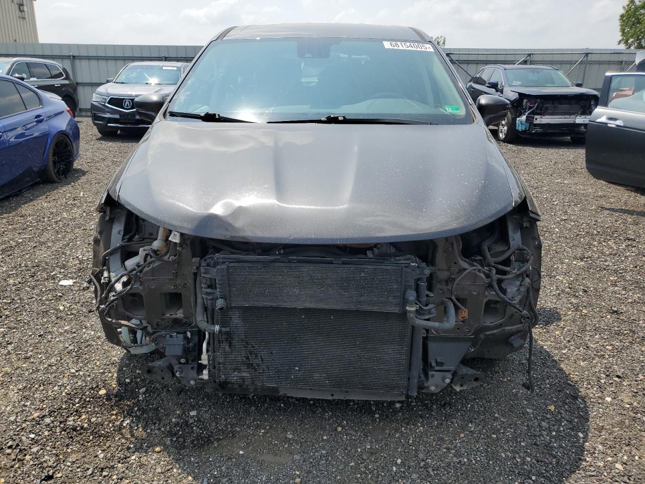 2022 Chrysler Pacifica Hybrid Touring L - Image 5