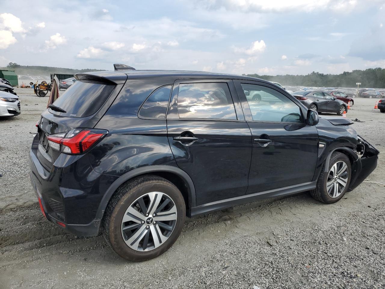 2024 Mitsubishi Outlander Sport S/Se - Фото 3