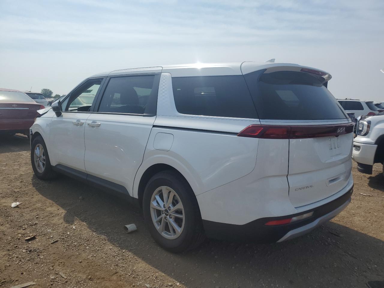 2024 Kia Carnival Lx - Image 2