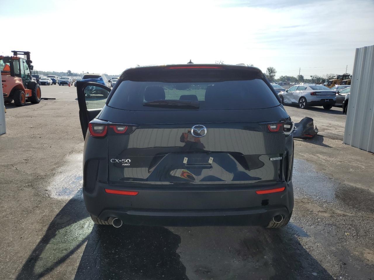 2025 Mazda Cx-50 Premium - Image 6