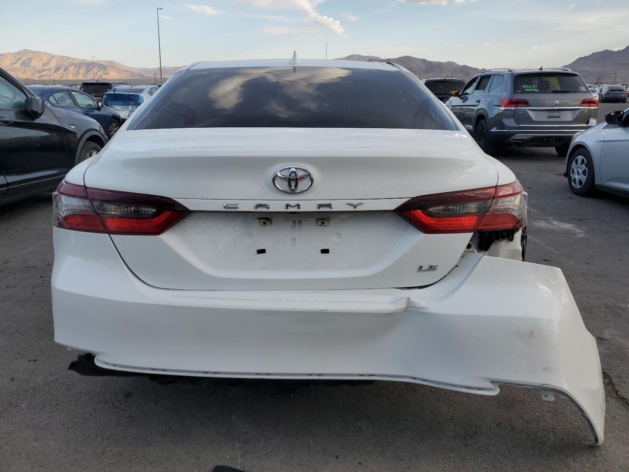 2024 Toyota Camry Le - Фото 6