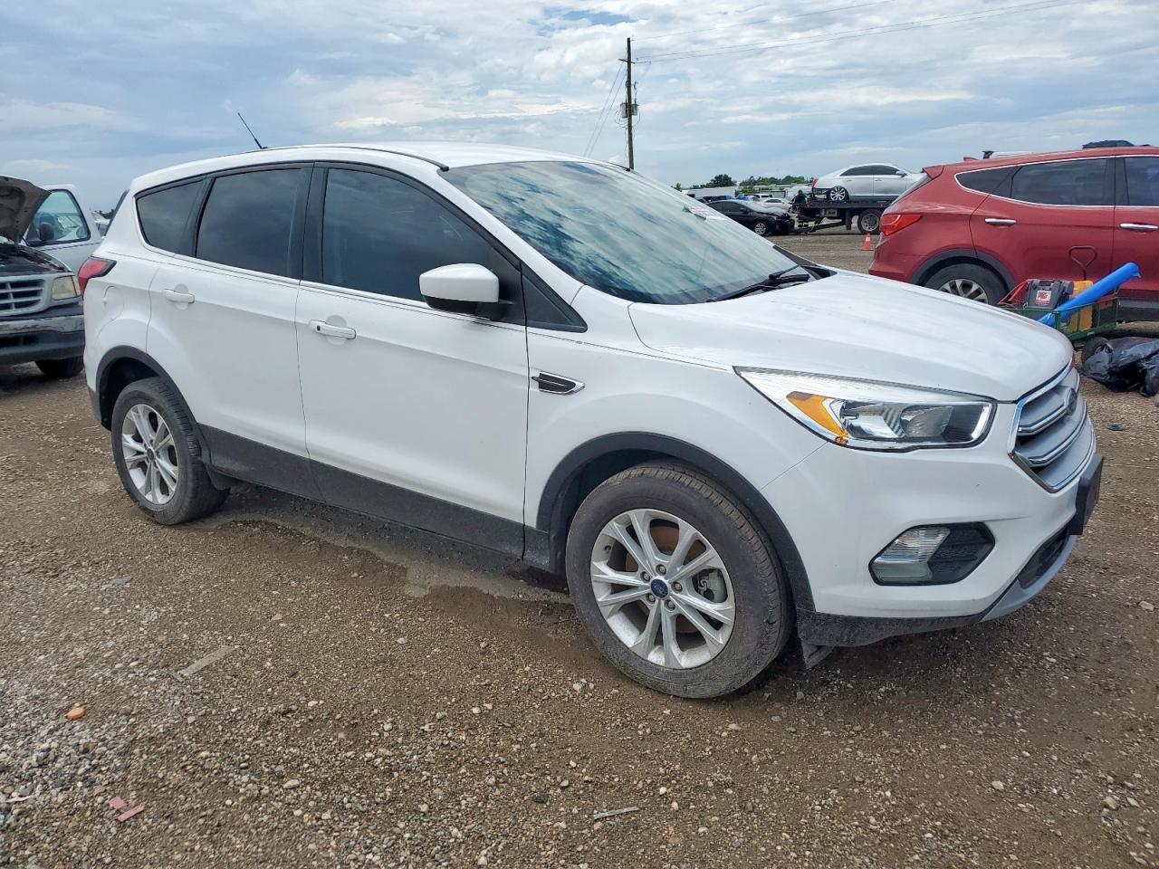 2019 Ford Escape Se - Фото 4