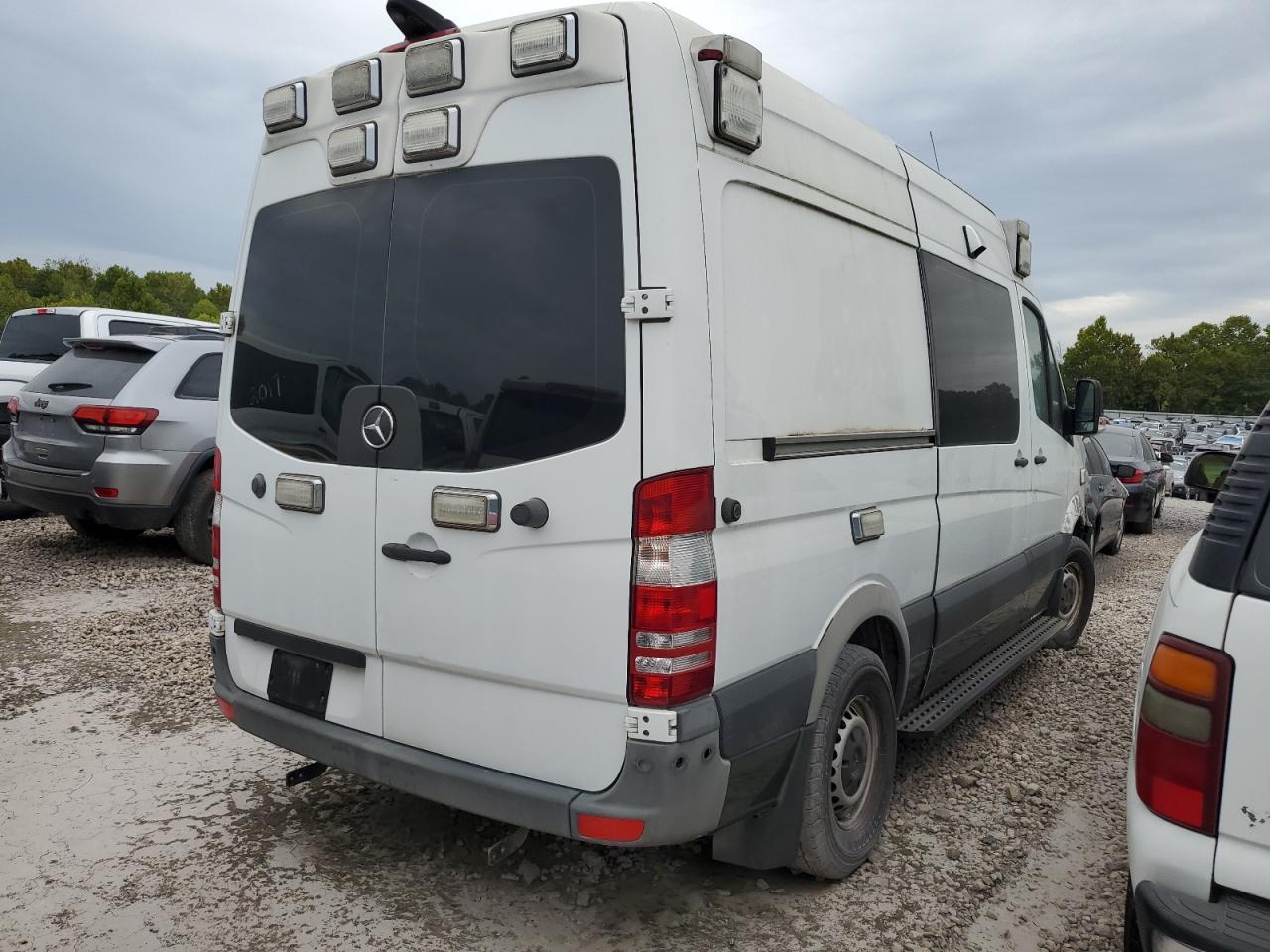 2017 Mercedes-Benz Sprinter 2500 - Фото 3