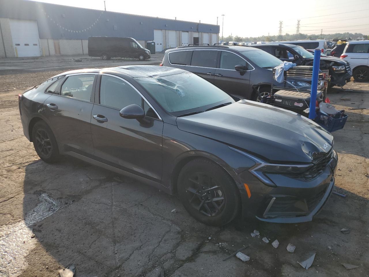 2025 Kia K5 Lxs - Image 4