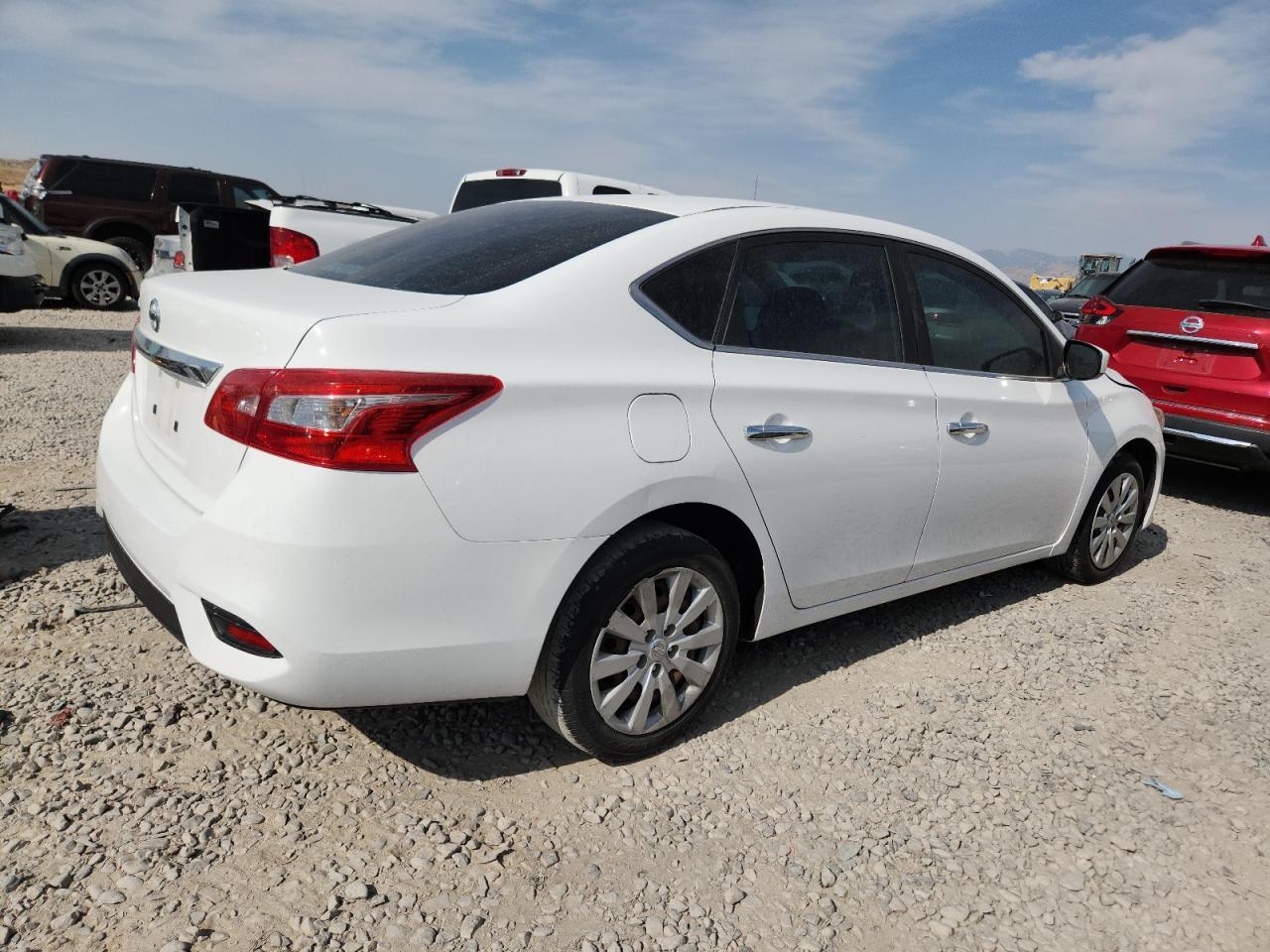 2017 Nissan Sentra S - Фото 3