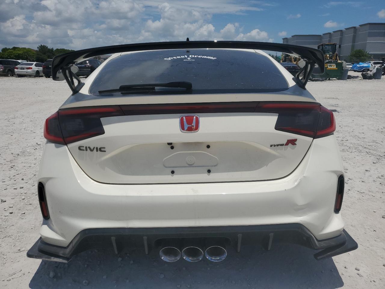 2024 Honda Civic Type-R - Image 6