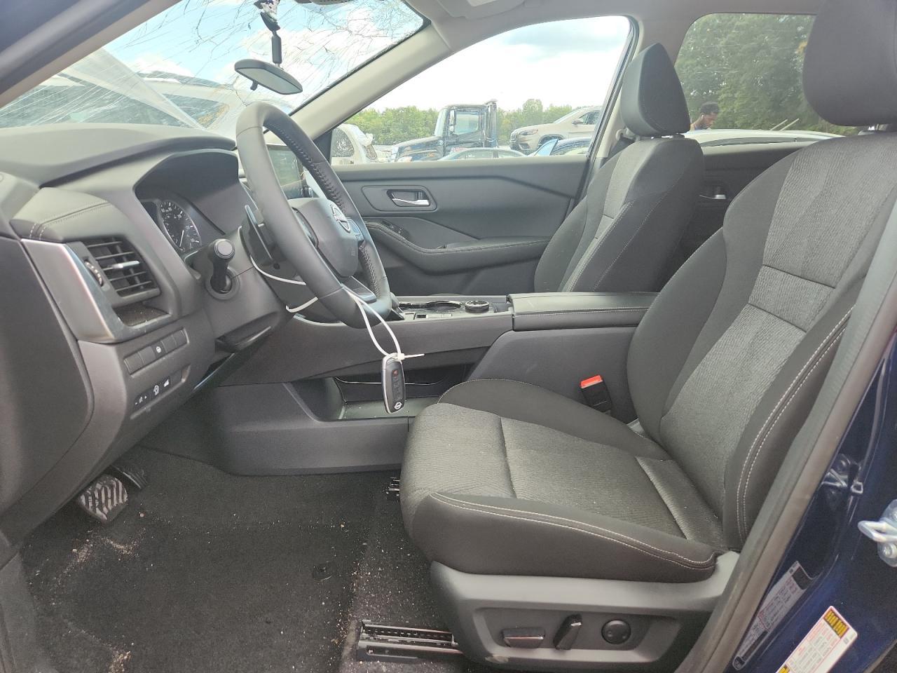 2025 Nissan Rogue Sv - Image 7