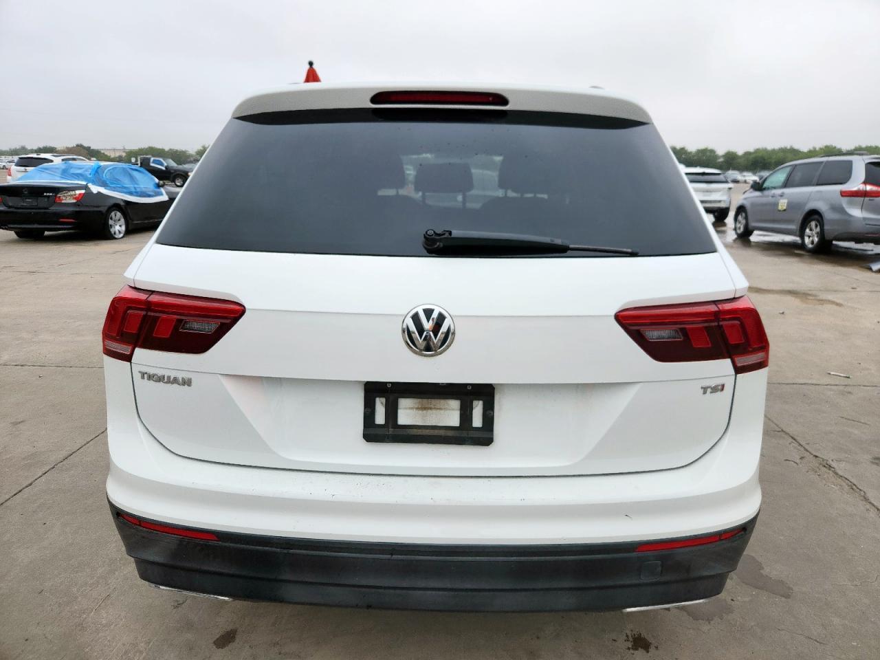 2018 Volkswagen Tiguan S - Image 6