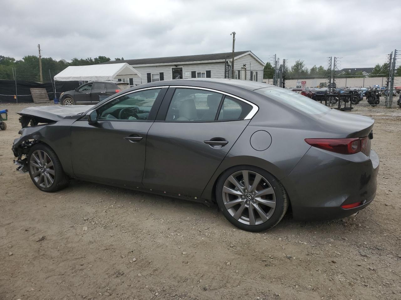 2025 Mazda 3 Preferred - Фото 2