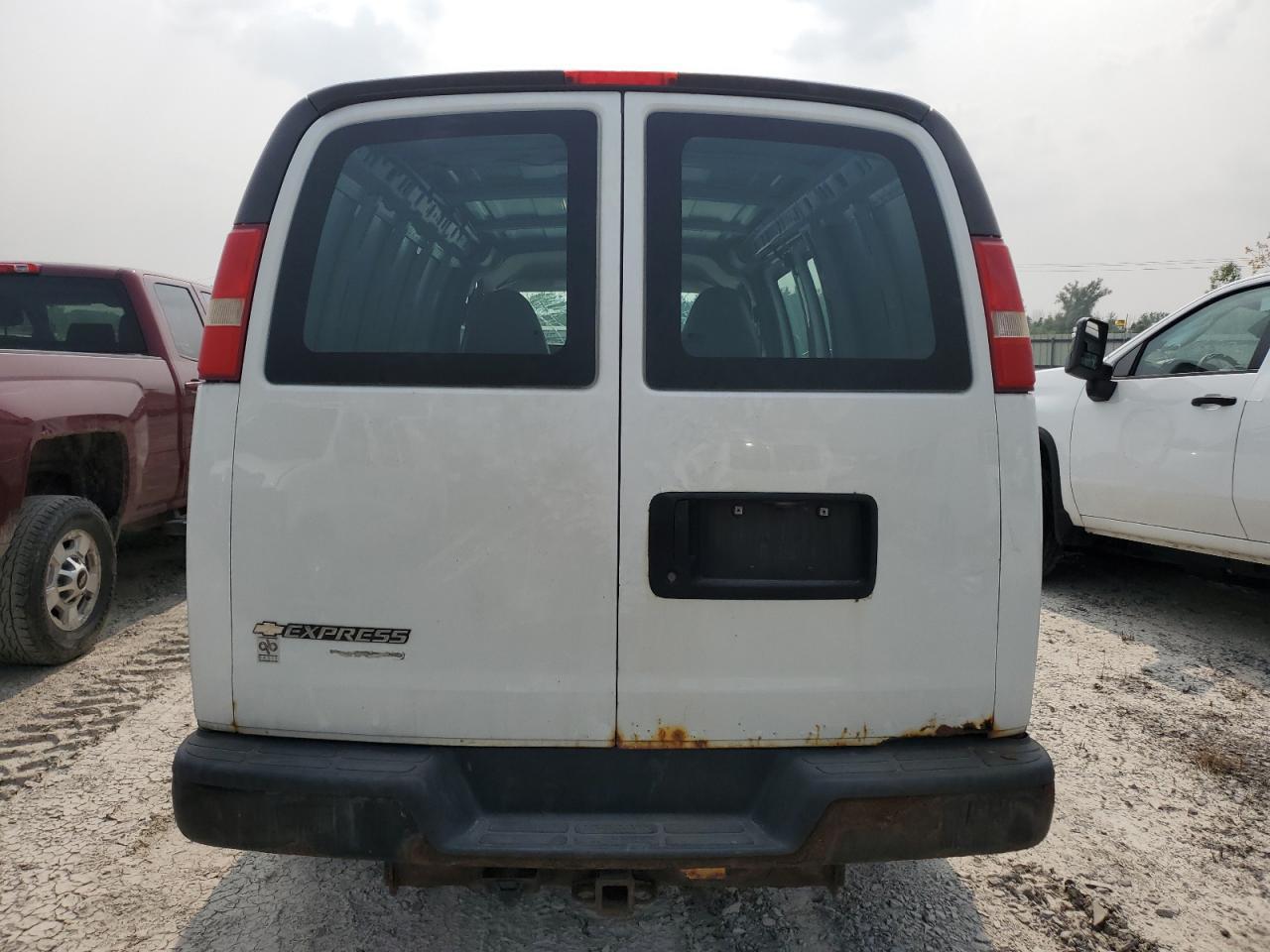 2013 Chevrolet Express G1500 - Фото 6