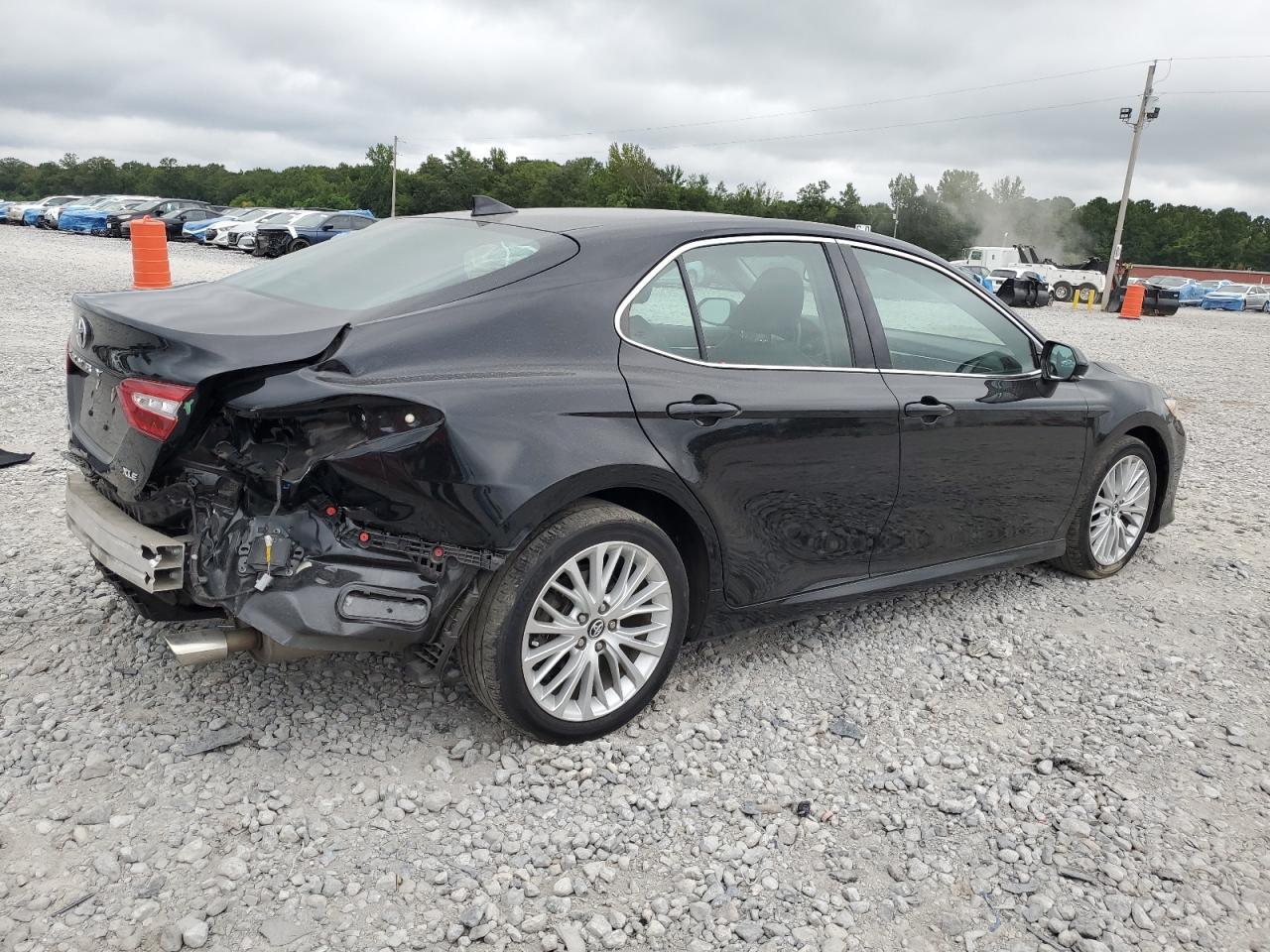 2020 Toyota Camry Xle - Фото 3