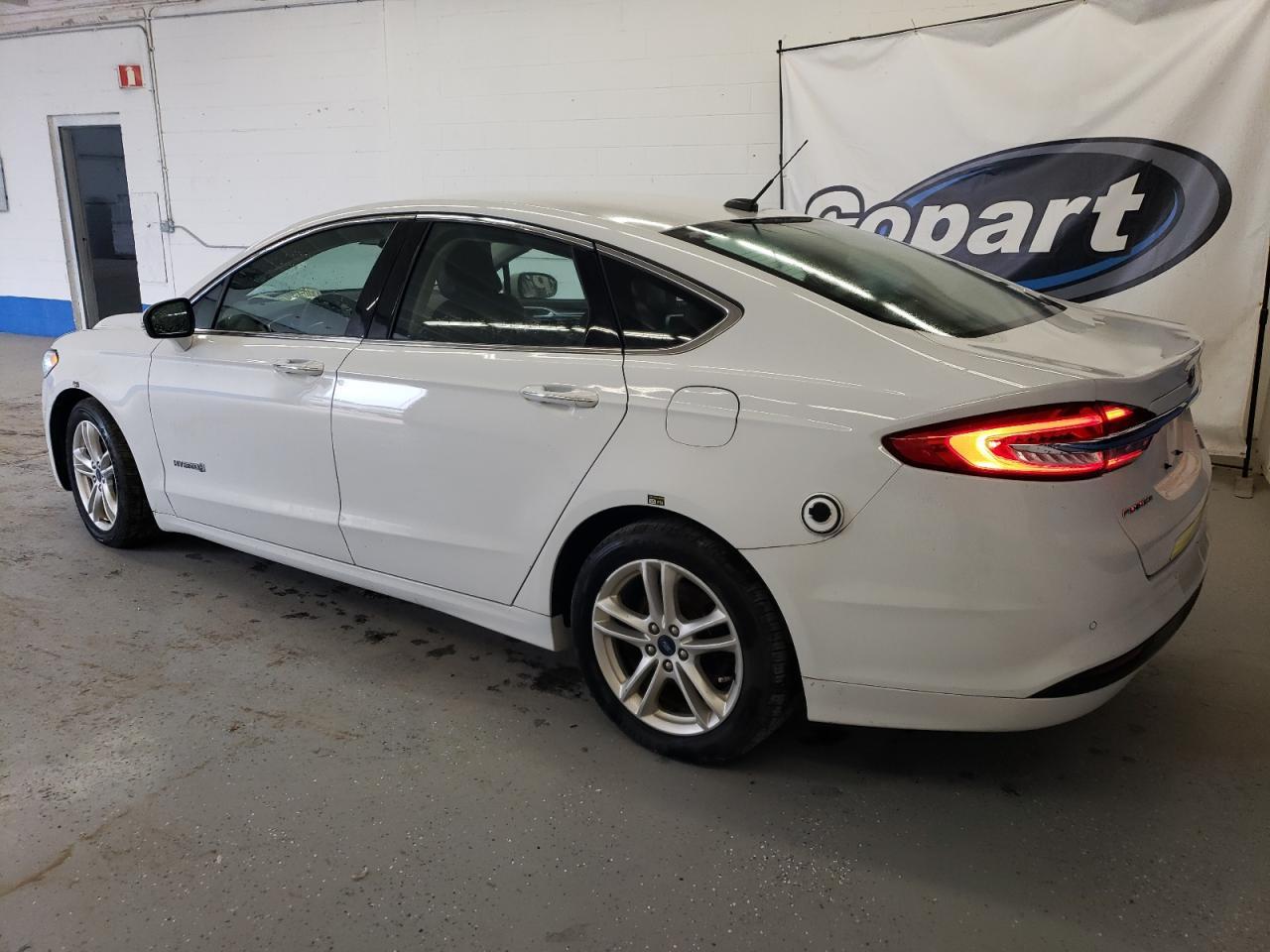 2018 Ford Fusion Se Hybrid - Image 2