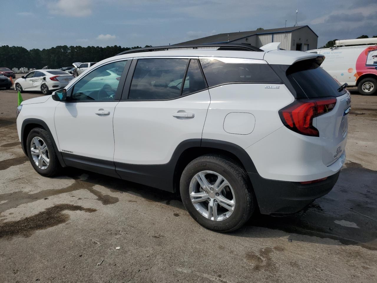 2021 GMC Terrain Sle - Image 2