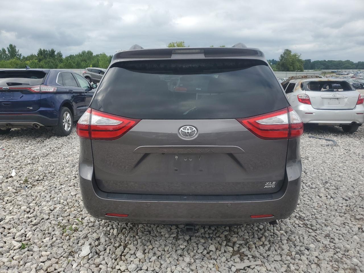 2015 Toyota Sienna Xle - Фото 6