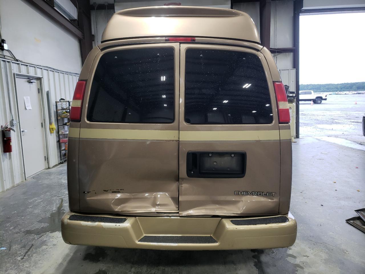 2004 Chevrolet Express G1500 - Фото 6