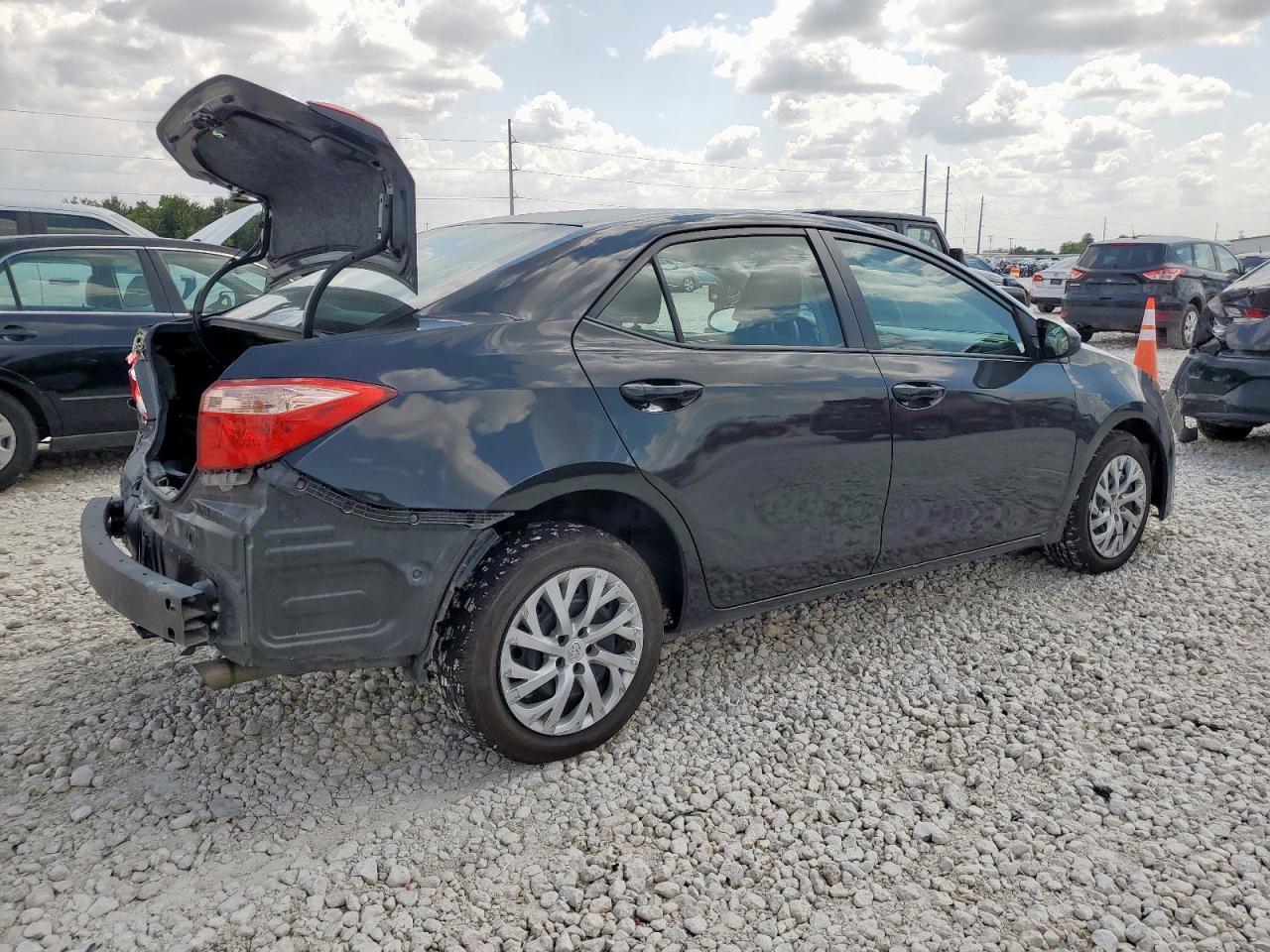 2017 Toyota Corolla L - Фото 3