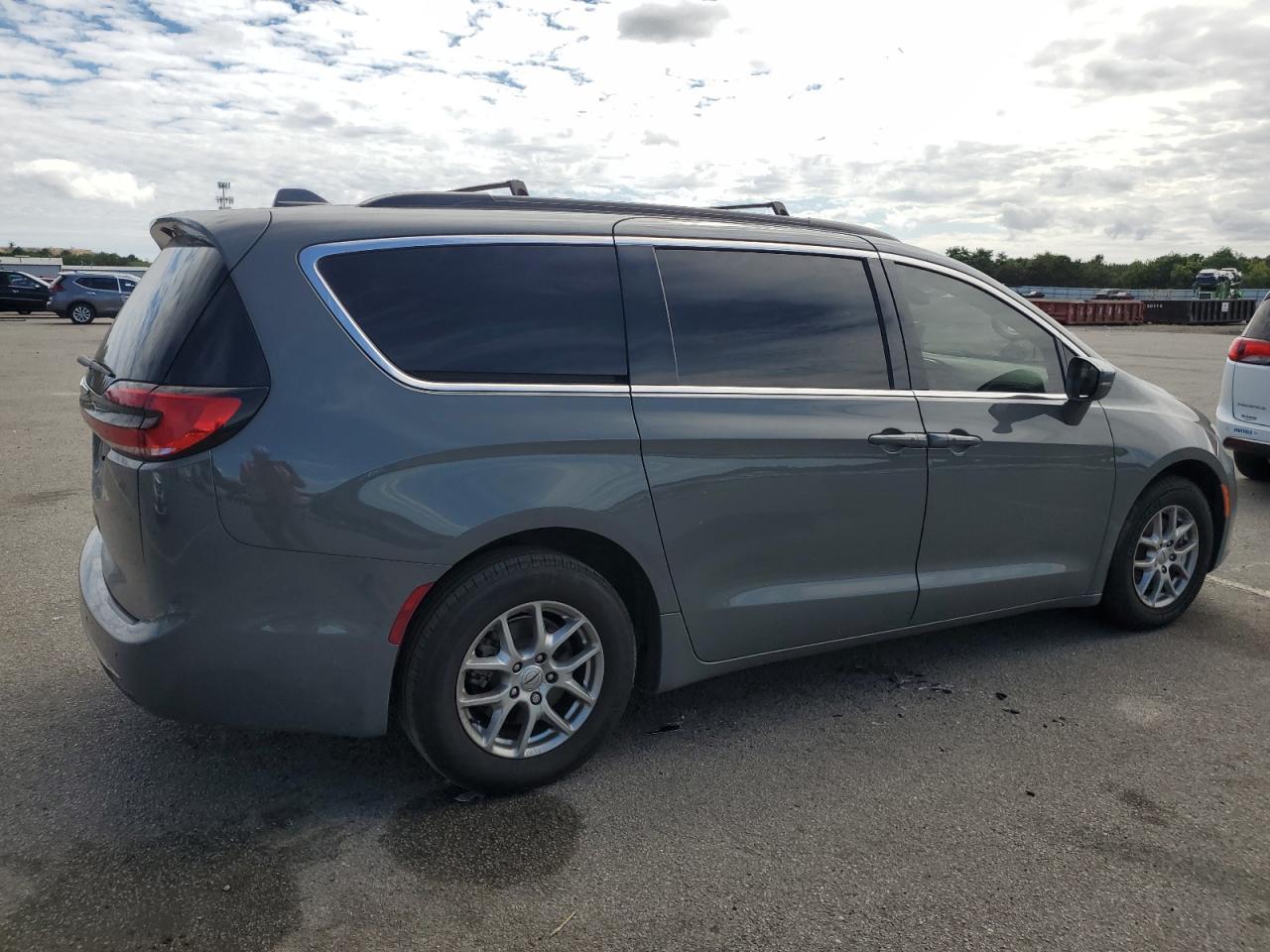 2021 Chrysler Pacifica Touring - Image 3