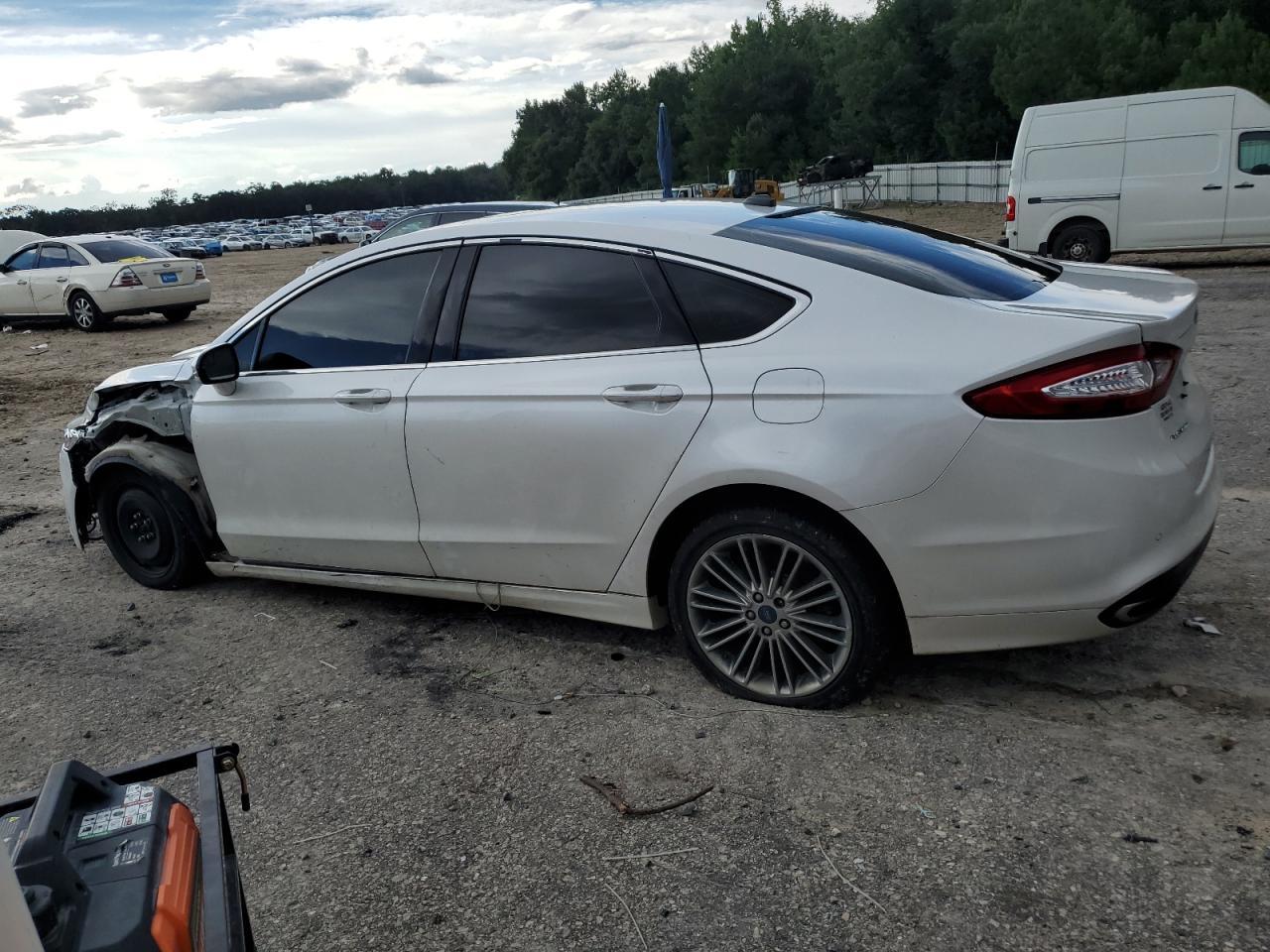 2015 Ford Fusion Se - Фото 2