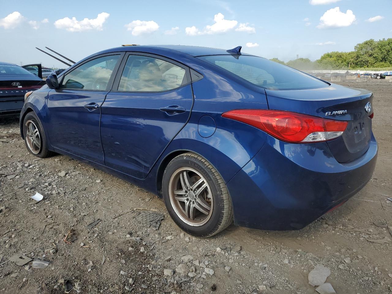 2013 Hyundai Elantra Gls - Image 2