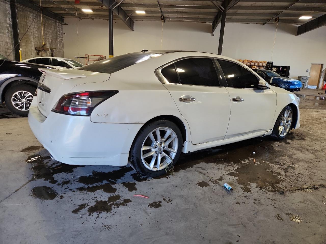 2011 Nissan Maxima S - Image 3