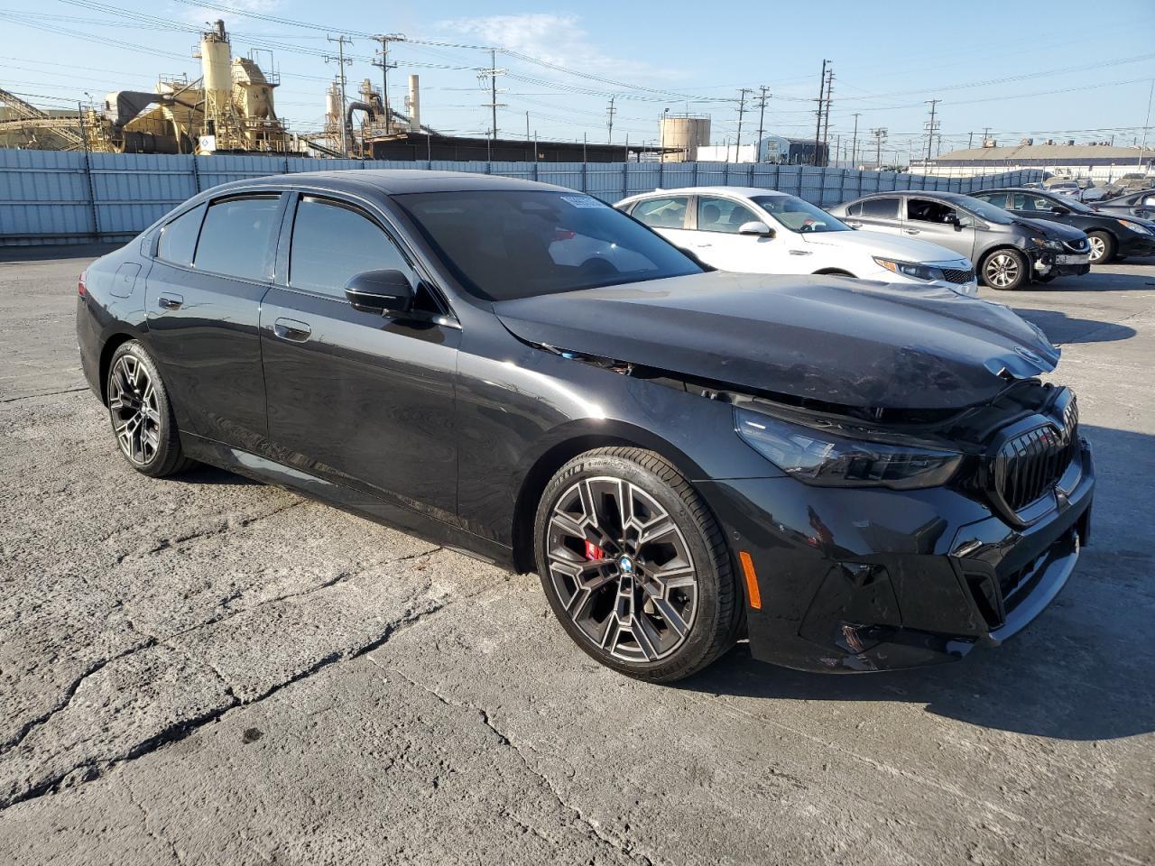 2025 BMW 530 I - Фото 4