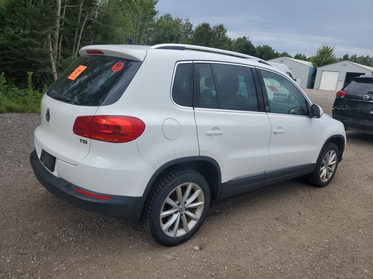 2017 Volkswagen Tiguan Wolfsburg - Image 3