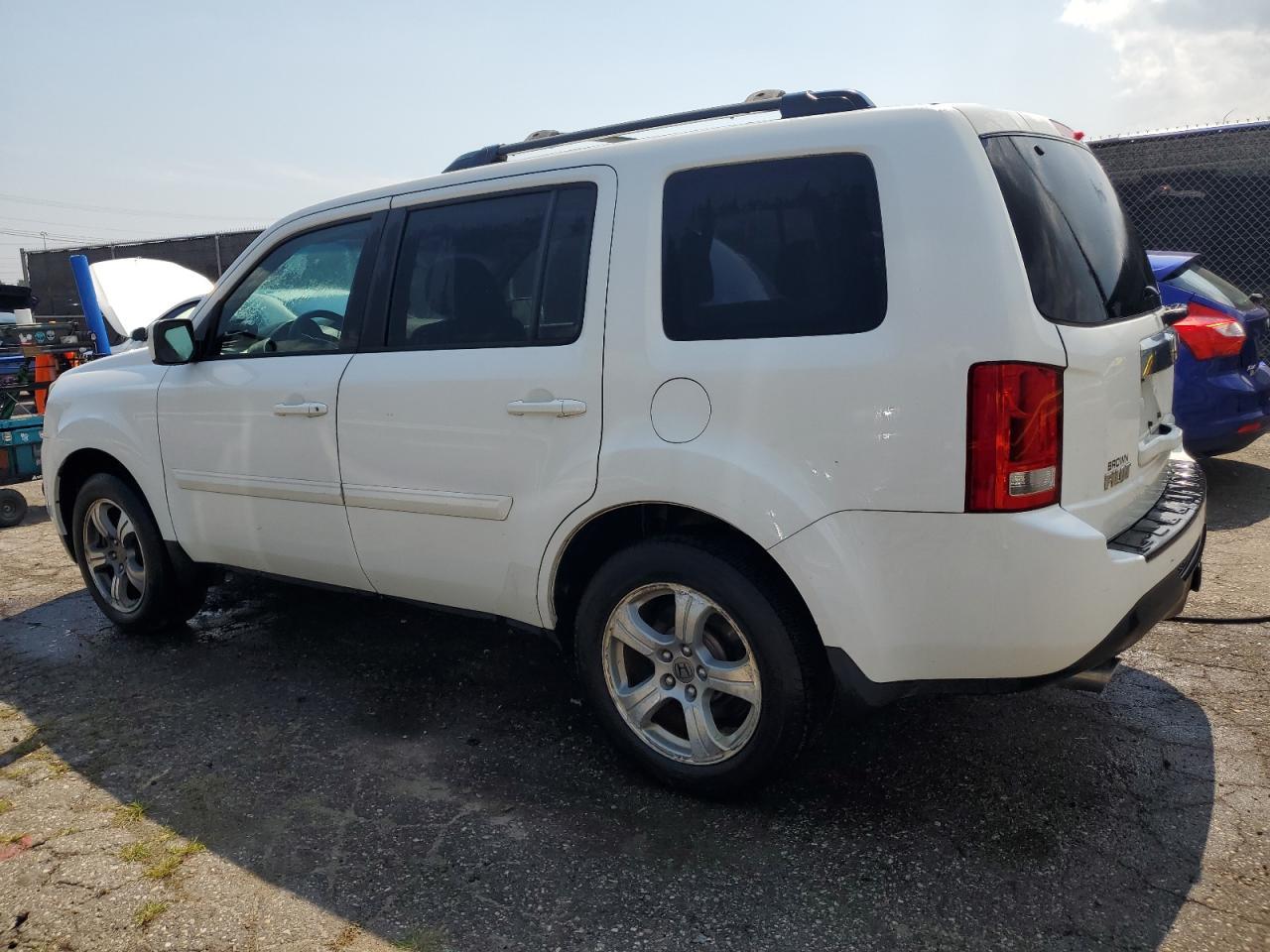 2015 Honda Pilot Se - Image 2