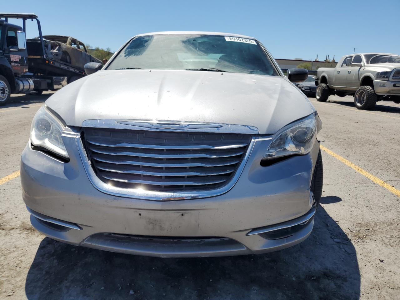 2014 Chrysler 200 Touring - Image 5